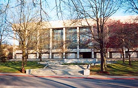 [photo, Robert C. Murphy Courts of Appeal Building, 361 Rowe Blvd., Annapolis, Maryland]