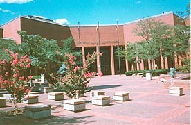 [photo, Courthouse, 100 West Patrick St., Frederick, Maryland]